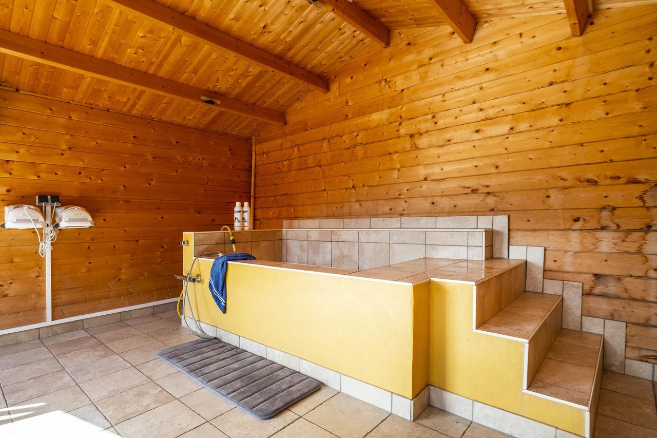 Hotel, Restaurant, Cafe Pharisaeerhof - Nordseeurlaub Mit Hund Nordstrand Exterior photo